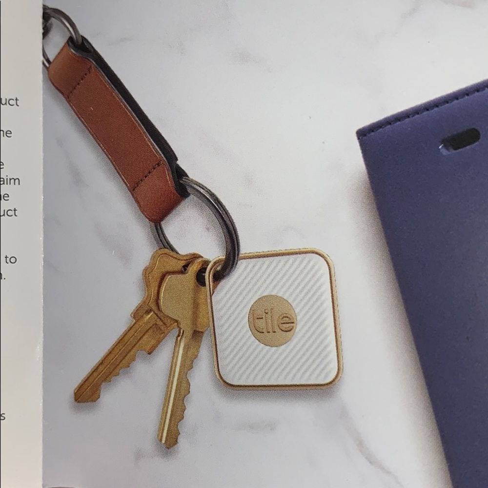 Tile tracker tracking device keys finder like new